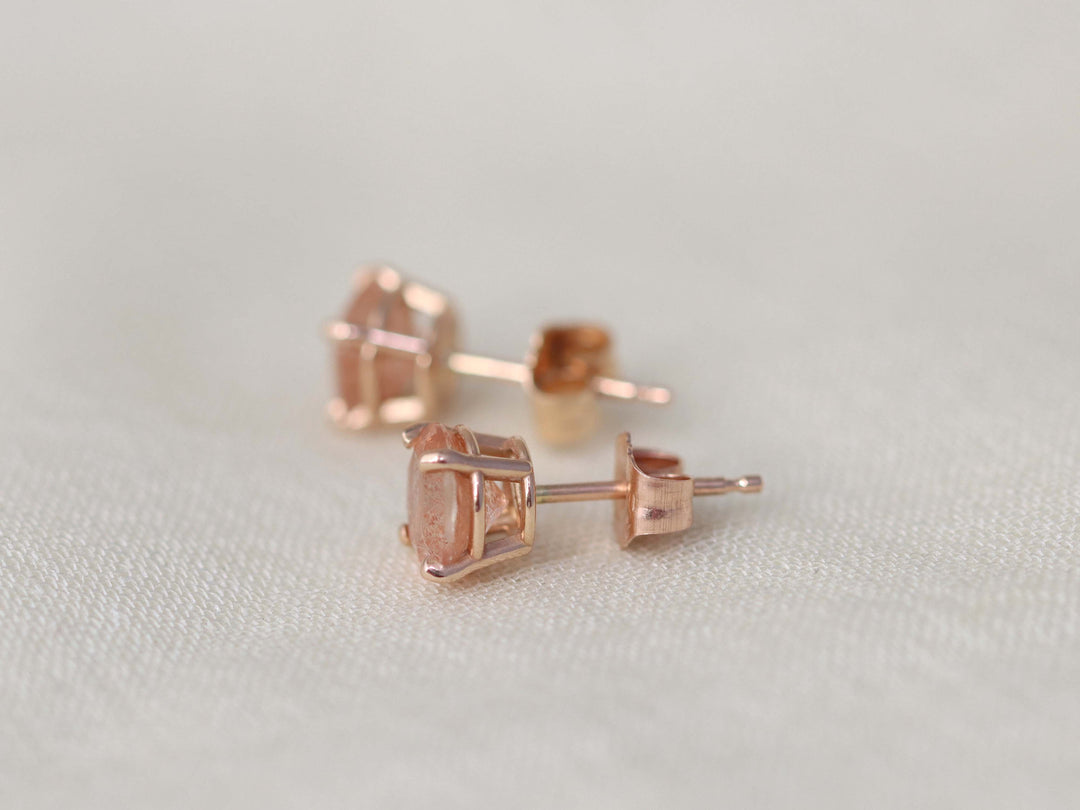 Oregon Sunstone Stud Earrings - 6mm Round