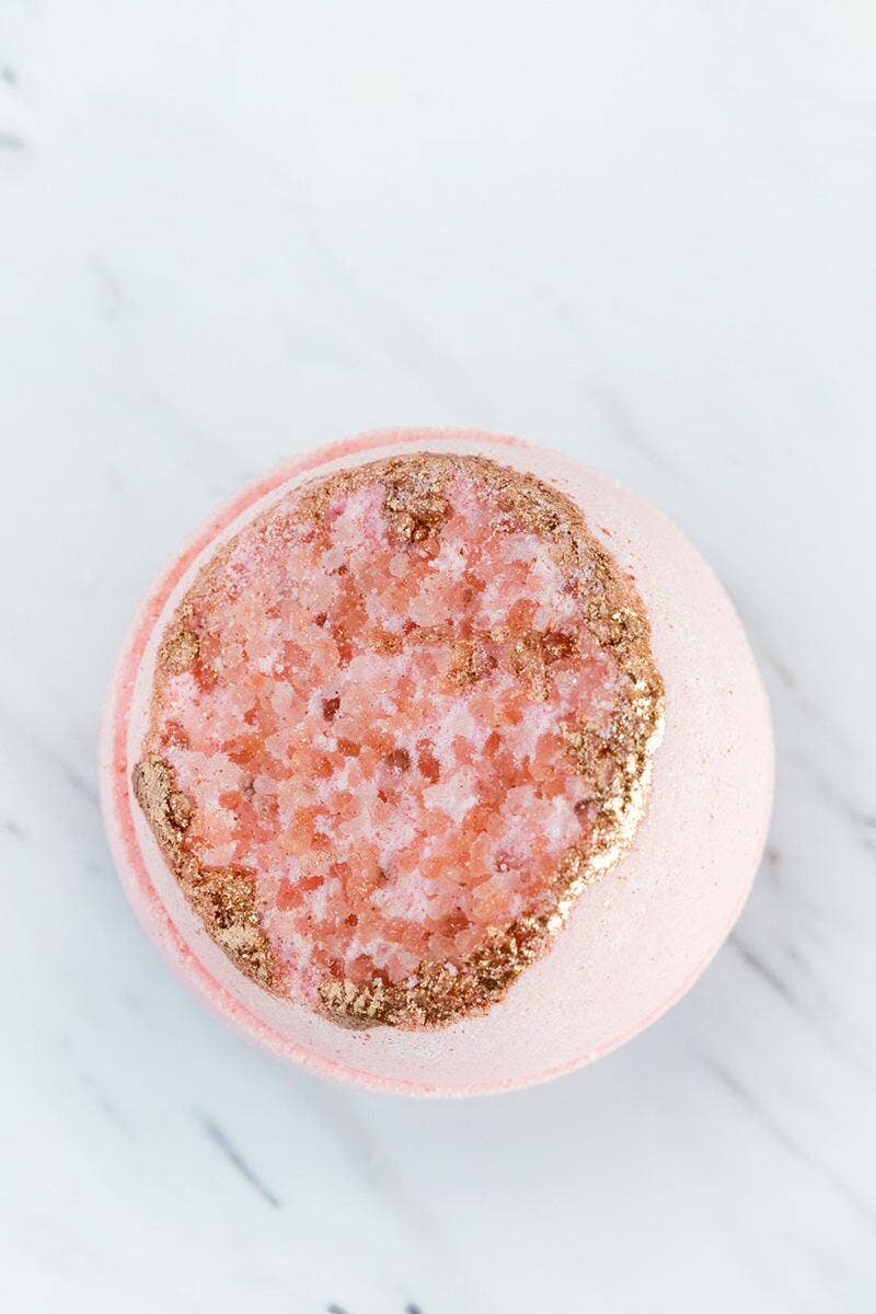 Christmas gift 🎄 🌸 Crystal Geode Bath Bomb - Rose Quartz