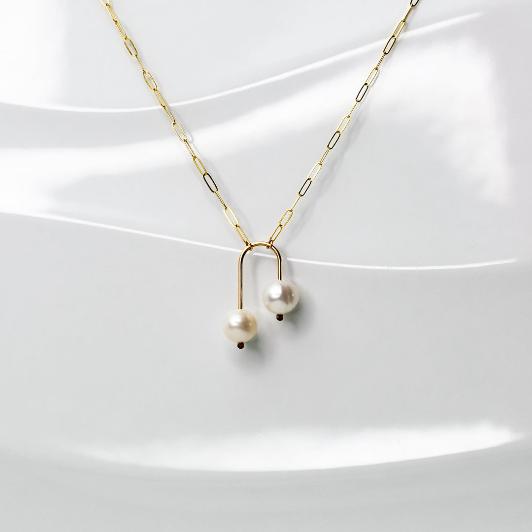 Arca Freshwater Pearl Pendant Necklace