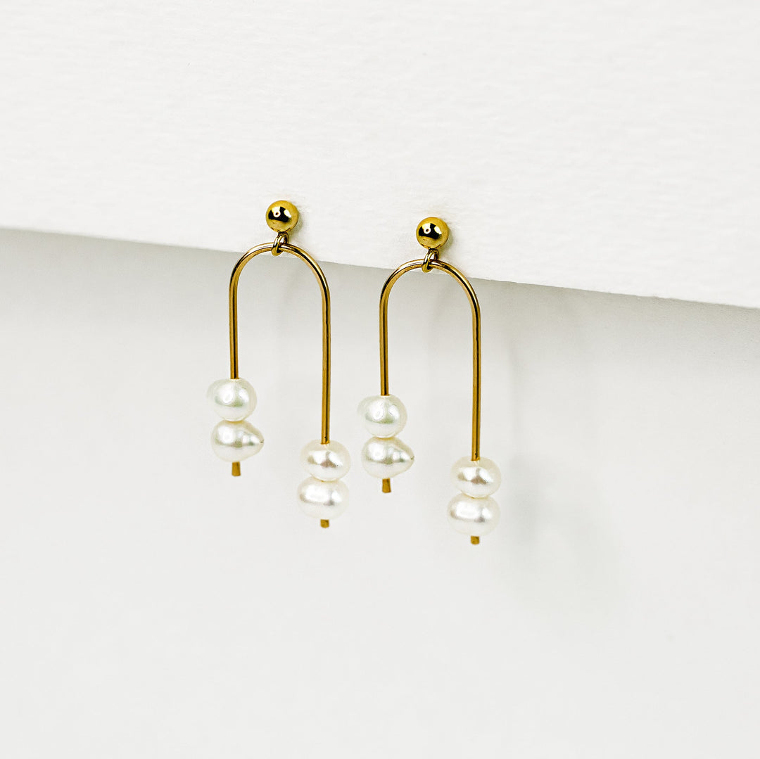 Arca Freshwater Pearl Post Earrings