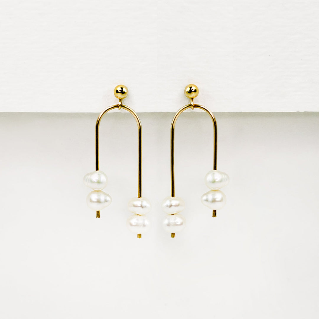 Arca Freshwater Pearl Post Earrings