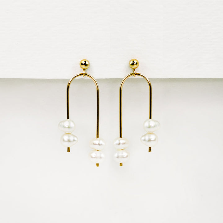 Arca Freshwater Pearl Post Earrings