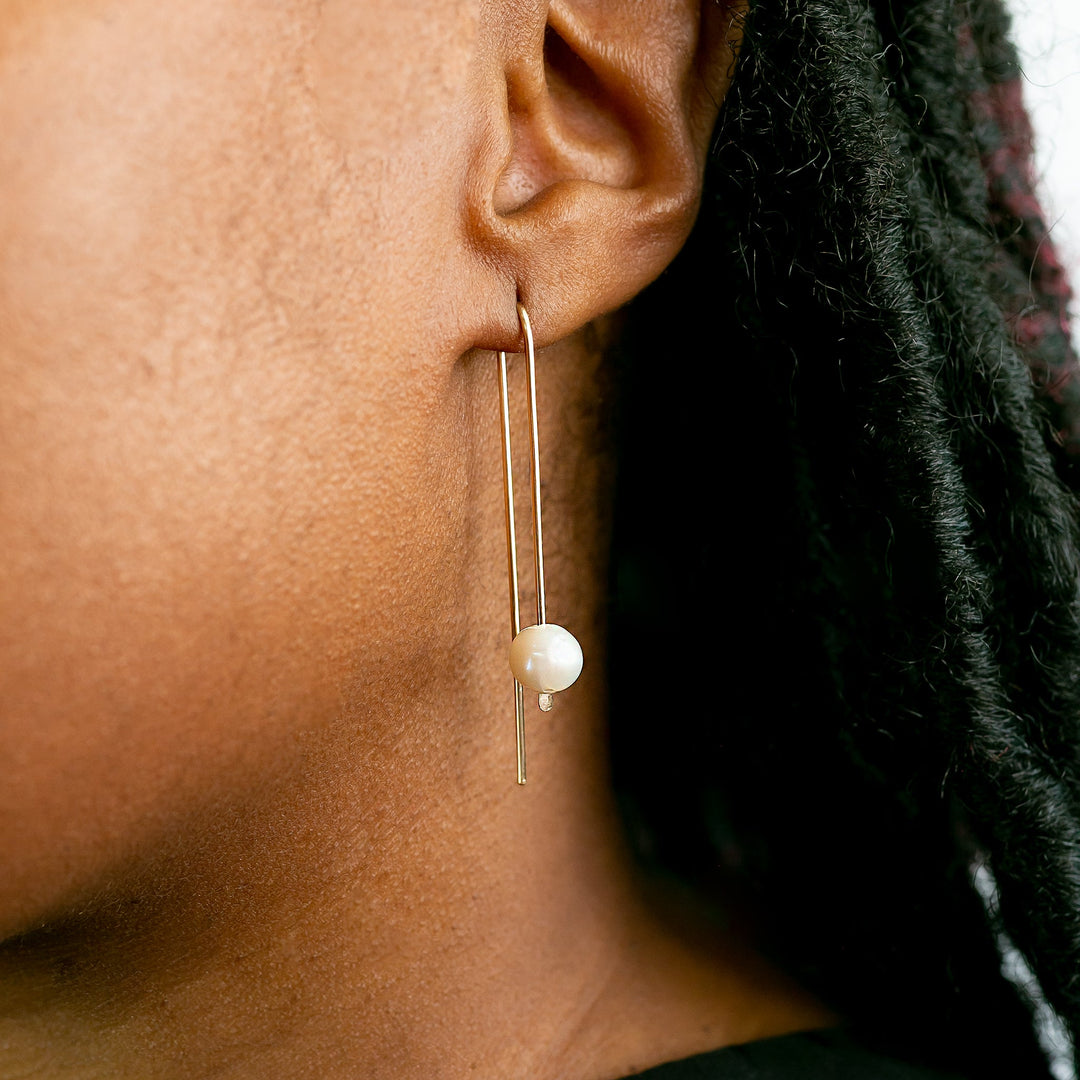 Arca Freshwater Pearl Threader Earrings