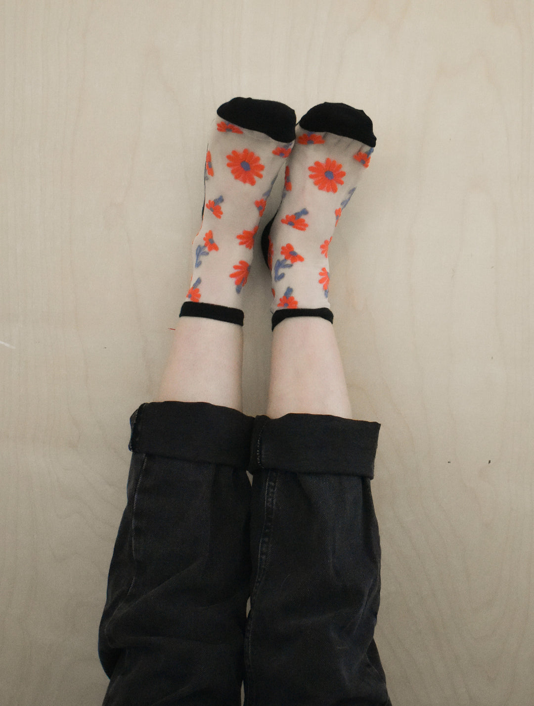 Sheer Daisy Midi Sock