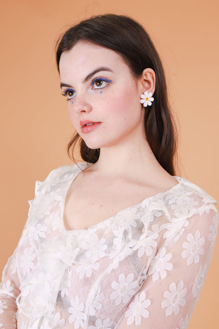 Daisy Earrings in Stud