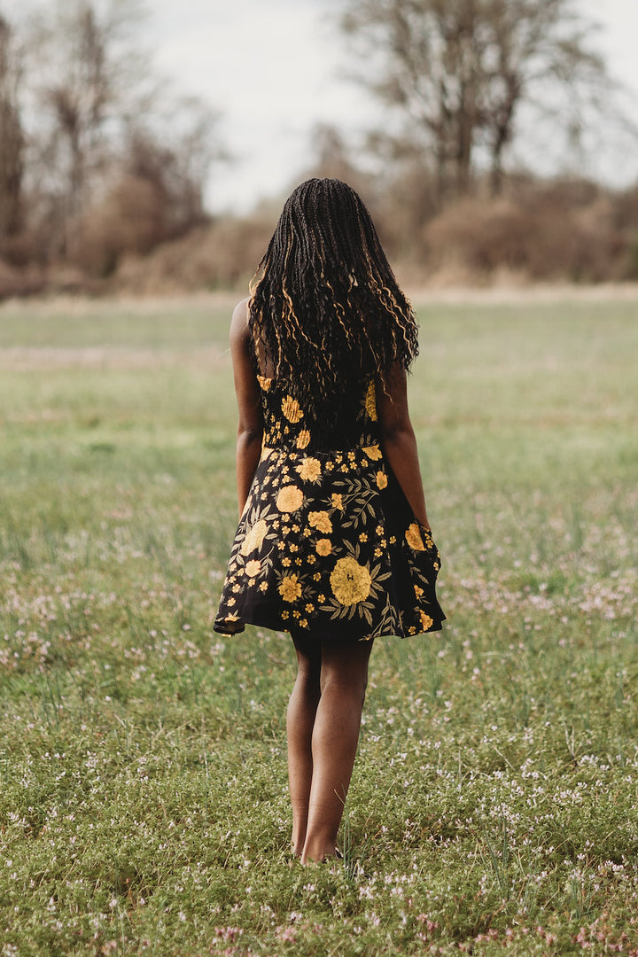 Bedding Dress in Black Marigold Twill