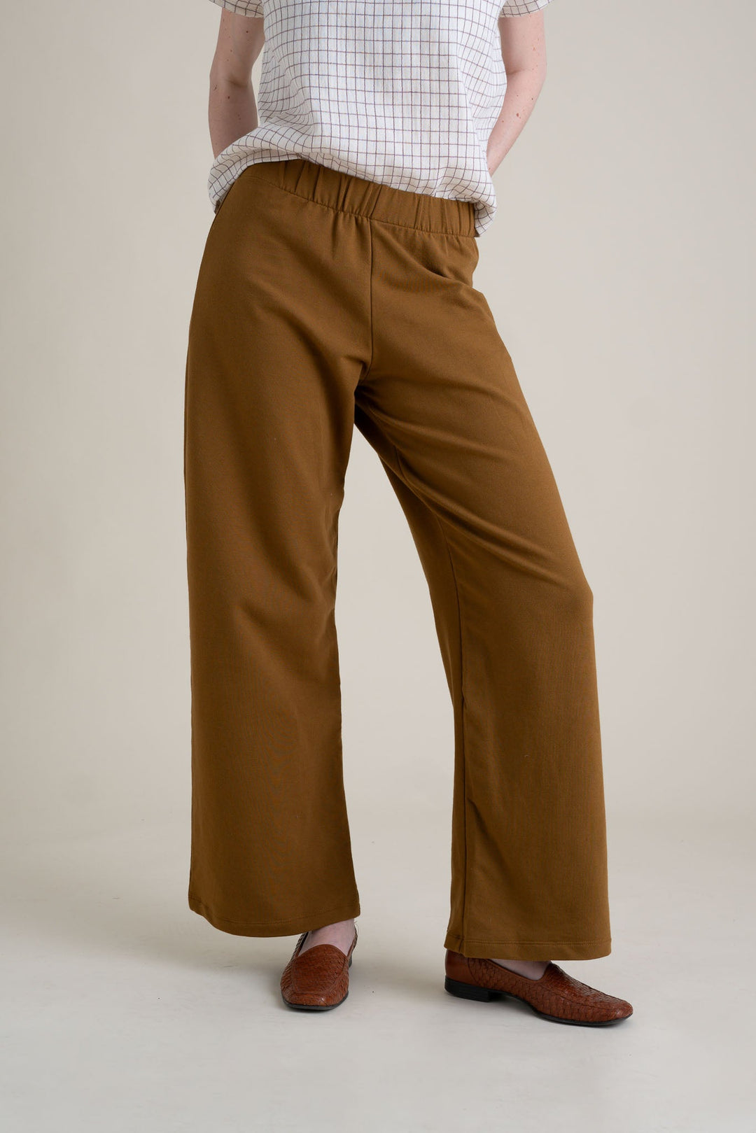 Greta Pant in Almond