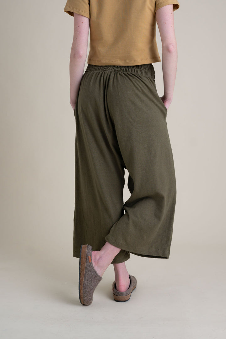 Weekend Pants in Moss