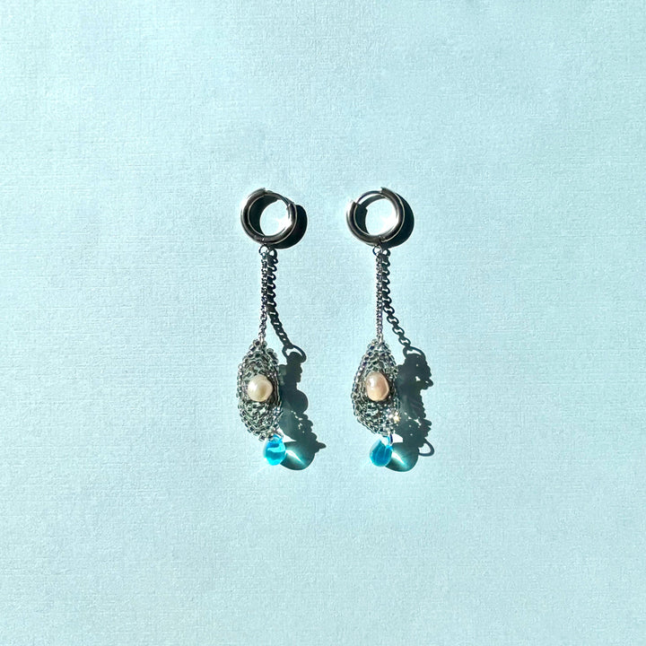 OYSTER GIRL EARRINGS