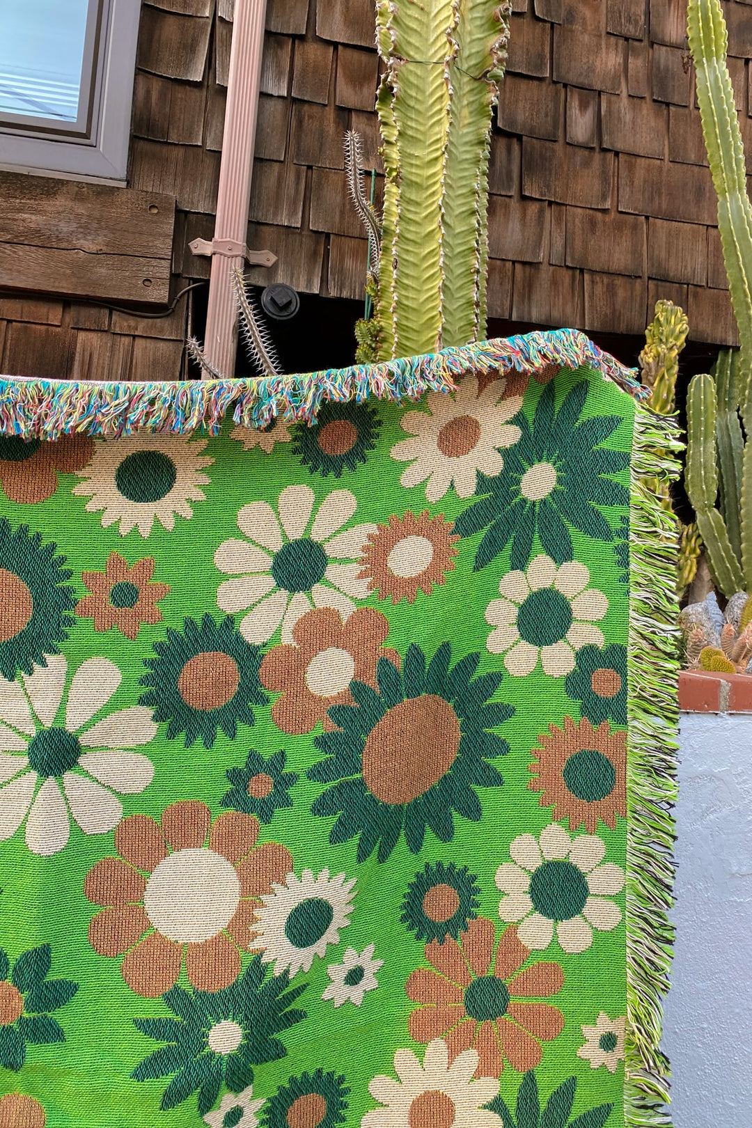 Green Daisy Woven Throw Blanket