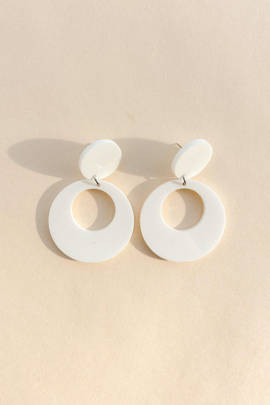 Mod Round Earrings in White