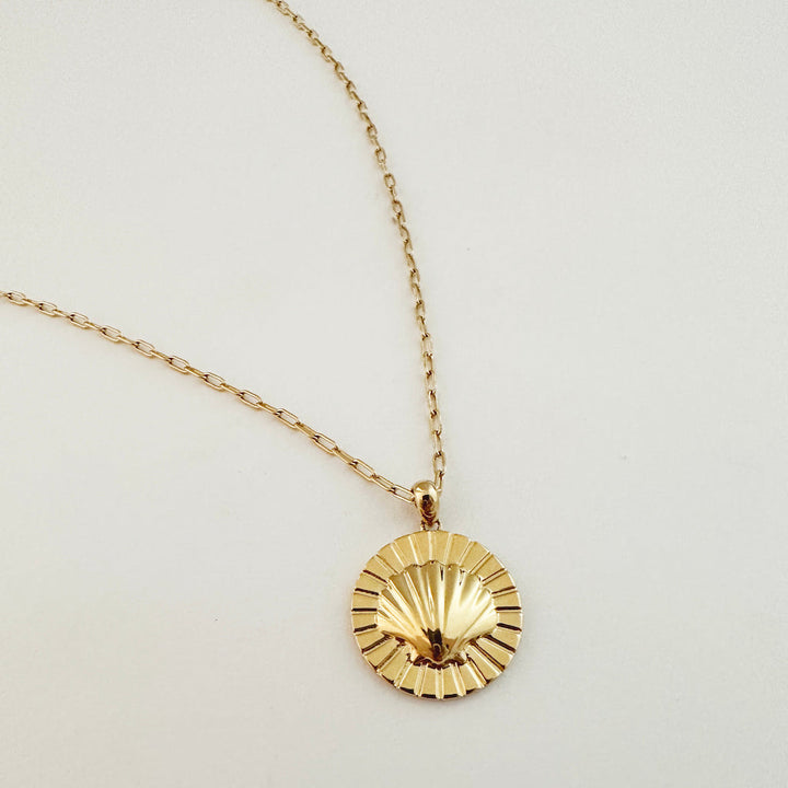 Shelldallion Necklace