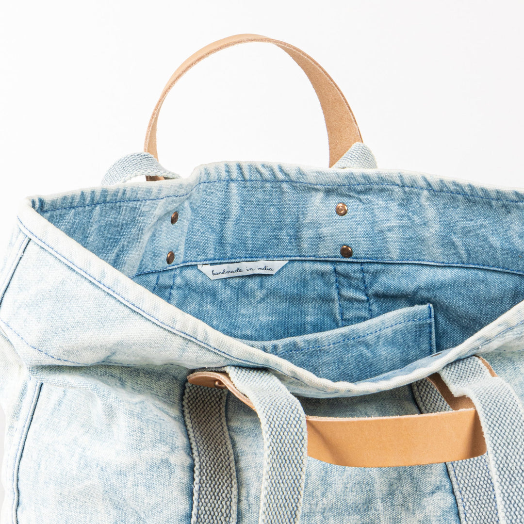 Small East West Tote | Acid wash