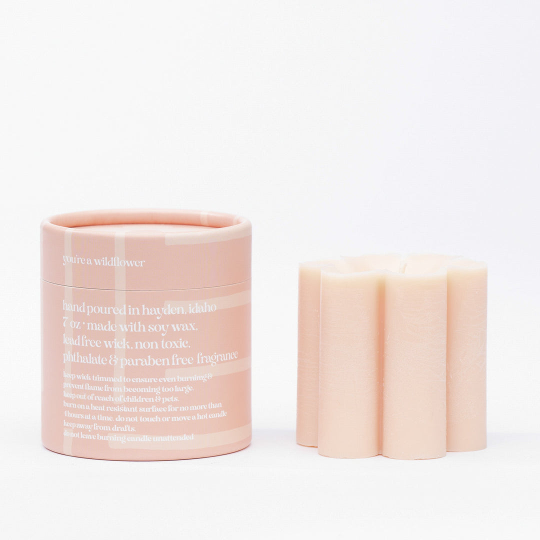 pink daisy pillar candle