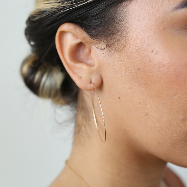 Weightless Medium Hoops