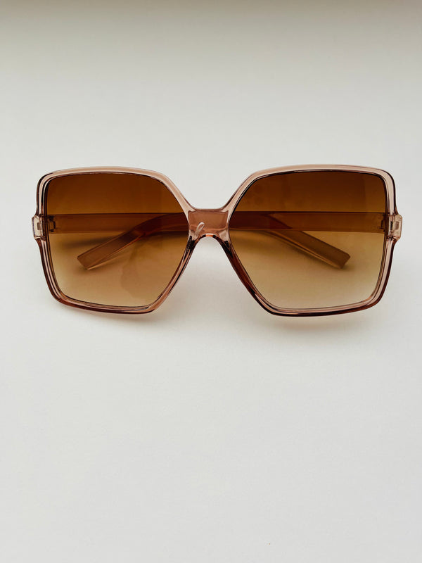 Sunglasses in Audrey Hepburn – Altar PDX