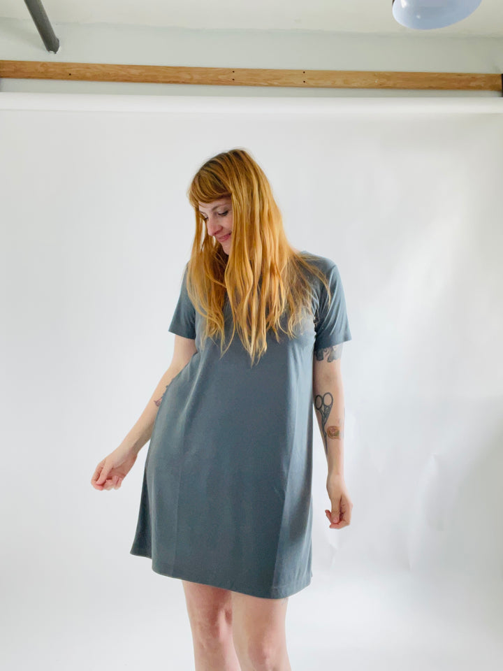 Sammy T-Shirt Dress in Charcoal Ribknit