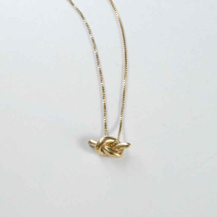 Mini Knot Necklace